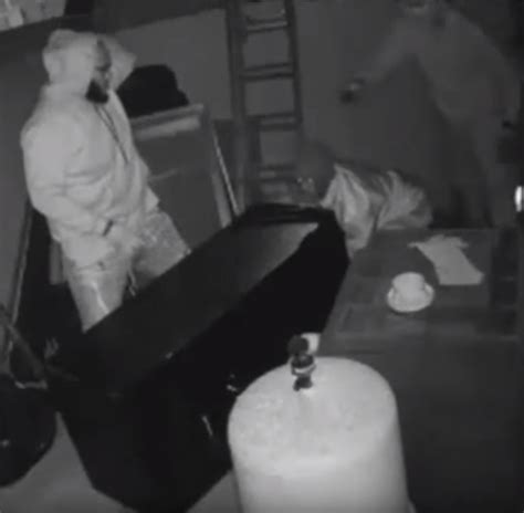 Video Police Seek Multiple Suspects In Two Van Nuys Home Burglaries