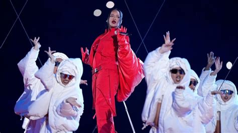 ¿mejor que rihanna se viraliza video de la traductora del show de medio tiempo del super bowl