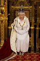 Pourquoi Elizabeth II ne porte plus sa couronne - Gala