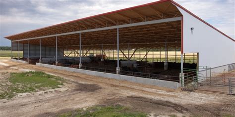 Feeder and breakeven costs increase 77 and 35 cents per hundredweight, respectively, for. Summit Livestock Monoslope Beef Barns Offer Producers Wide ...