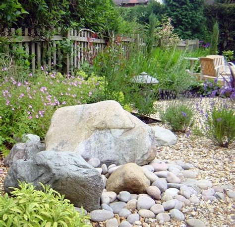 20 Beautiful Gardening With Rocks Design Ideas