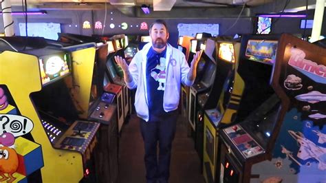 The Best 80s Themed Airbnb Ive Ever Seen 125 Full Size Retro Arcade
