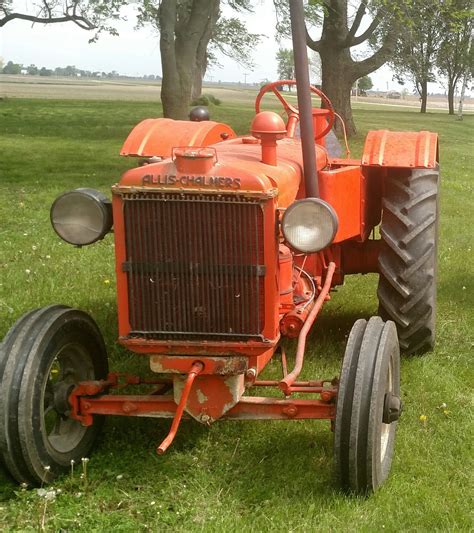 Allis Chalmers Model U Tractor Antique Tractors Vintage Tractors