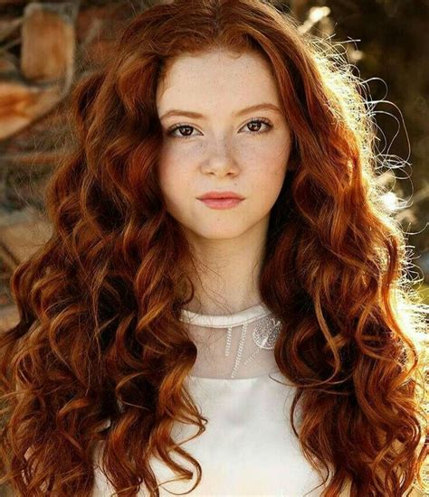 Pin By Emory R Frie On Rousses Et Roux Red Curly Hair Natural Red