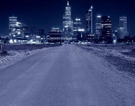 Road Leading To A City Stock Image Image Of Urban Travel 5480897