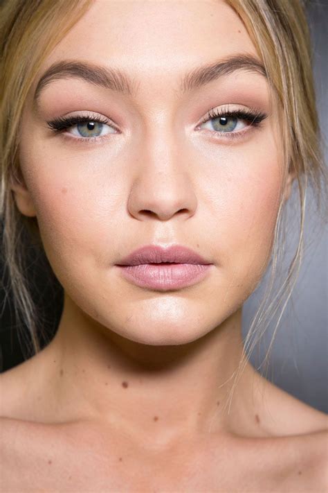 The Automatic Eyeliner Cosmopolitan Com Makeup Trends Makeup Inspo Makeup Inspiration