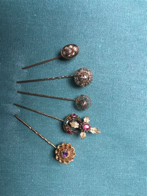 5 Antique Pins Catawiki
