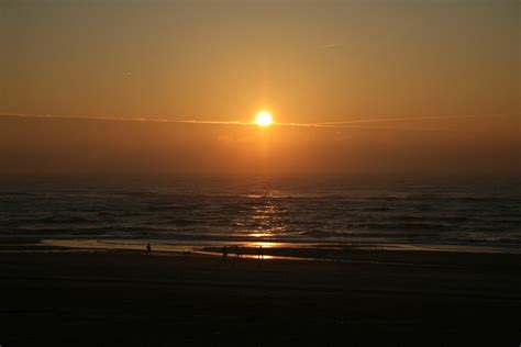 Wenn dir „dänemark strand gefällt, gefallen dir vielleicht auch diese ideen. Sonnenuntergang am Strand von Hvide Sande ( Dänemark ...