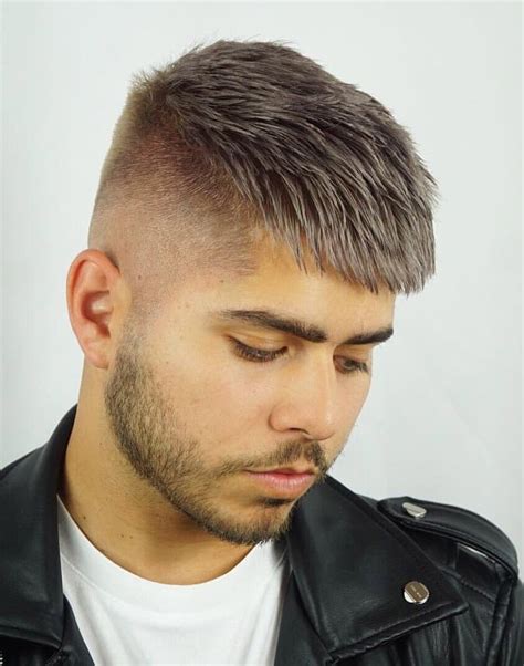 The brush up hair style is a trendy hairstyle, which males under the age of 25 in europe and the united states wear some time or the other. 10+ Exquisite Hairstyles for Men with Straight Hair
