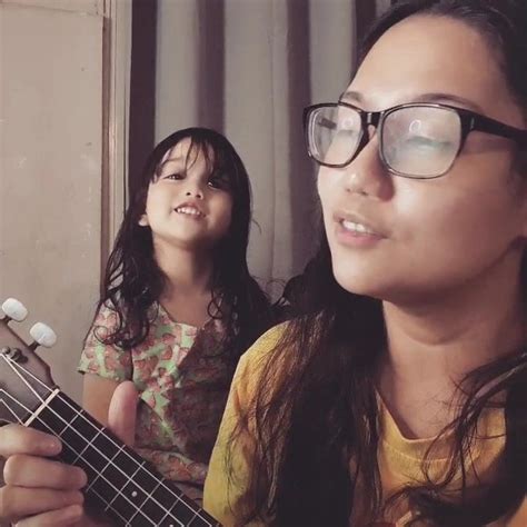 quick cover with my mom ohnoitswasabi 🎶you are my sunshine🎶 learning to play ukelele too 🥰
