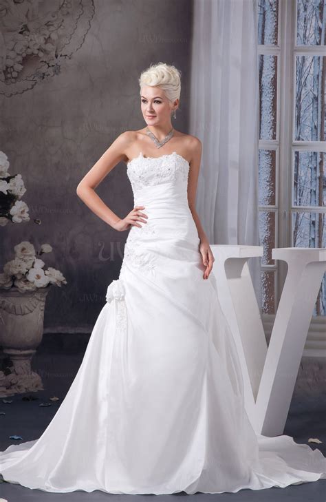 White Allure Bridal Gowns Inexpensive Backless Elegant Open Back A Line