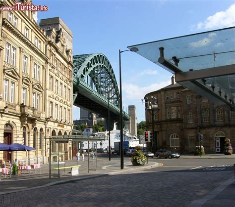 Veduta Di Tyne Bridge E Quayside A Newcastle Foto Newcastle Upon Tyne