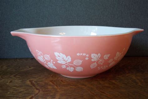 Vintage Pyrex Pink Gooseberry Cinderella Mixing Bowl 4 Quart Etsy
