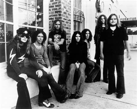 Lynyrd Skynyrdthree Members Died In An Airplane Crash In