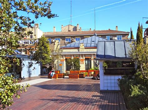 La casa encendida pone fin así a este verano repleto de sonidos envolventes y atmosféricos, de películas atravesadas de brujería, ocultismo y sectas de este. ESTAMOSTENDENCIADOS: LA TERRAZA DE LA CASA ENCENDIDA: un ...