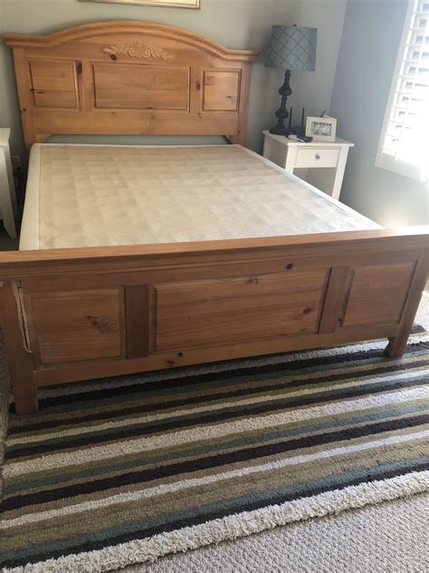 Broyhill Fontana Queen Headboard Footboard And Frame For Sale In Cave