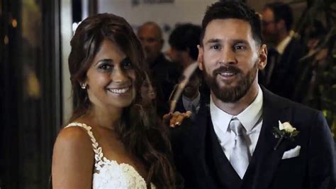 Antonella rocuzzo biography photos age height personal. Antonella Roccuzzo and Messi Young