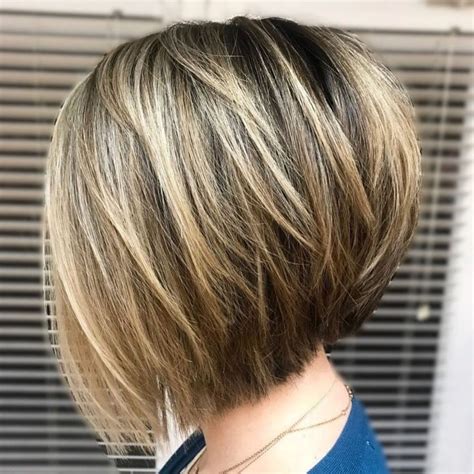 Stacked Bob With Wispy Layers In 2020 Modern Bob Hairstyles Stacked