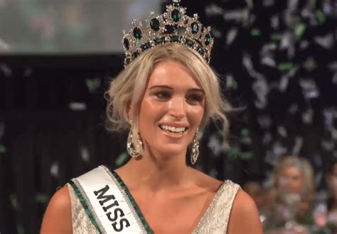 Miss Donegal Grainne Gallanagh Is Crowned Miss Universe Ireland