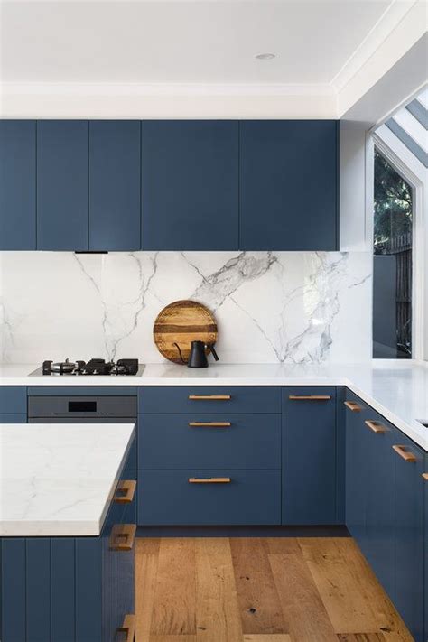 Kitchen set minimalis yang cocok untuk ruangan dapur rumah anda yang melebar dan disatukan dengan ruang makan. 11 Gambar Kitchen Set Minimalis Terbaik 2020. Estetis ...