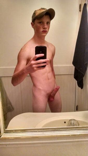 Amateur Naked Guy Selfies