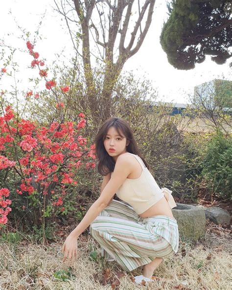 Check Out OH MY GIRL YooA S Sexy And Beautiful Photos KpopStarz