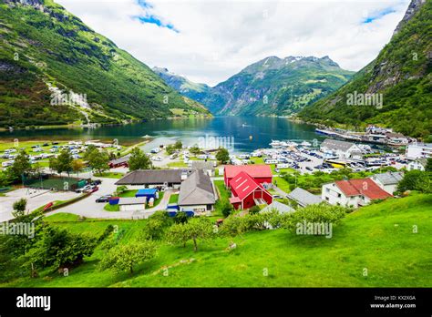 Geiranger Ist Eine Kleine Ortschaft Im Region Sunnmore In Norwegen