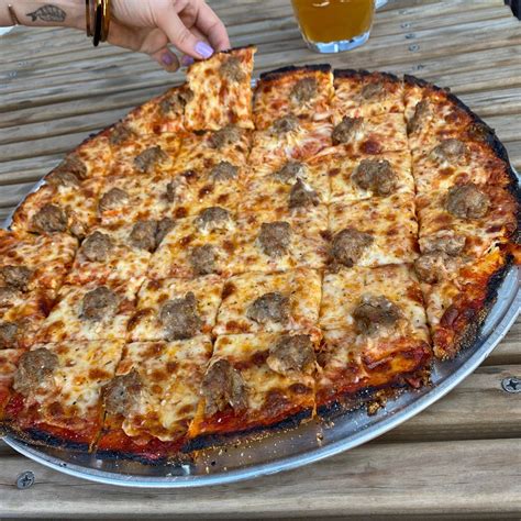 What Is Chicago Tavern Style Pizza