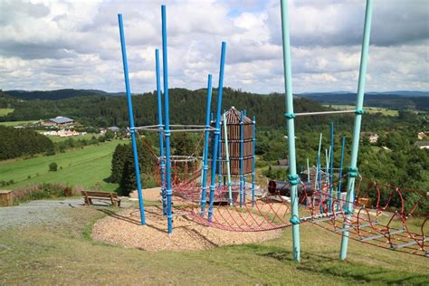 Aventura spielberg in medebach ist europas längstes spielgerät und beim centerparcs hochsauerland (bei winterberg). Spielberg Aventura Medebach, 160mtr klimmen en klauteren ...