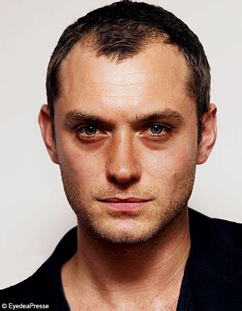 Jude law is a well known actor, director and producer. Jude Law - Sa bio et toute son actualité - Elle