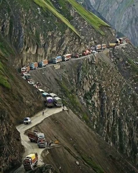 Most Dangerous Roads ভয়ঙ্কর ভারতের সবচেয়ে বিপজ্জনক রাস্তা যেতে