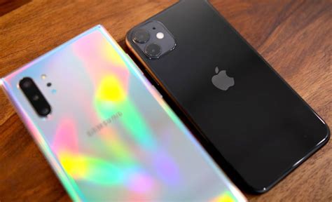 The screen offers a resolution of 1440 x 3040 pixels and a pixel density of 498 ppi. iPhone 11 vs Samsung Galaxy Note 10+: сравнение камер | IT ...