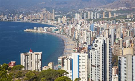 Für reisende, die aus dem ausland auf die balearen reisen, gelten die oben dargestellten einreisebestimmungen für spanien. Spanien: Urlauber stürzt von Hotel-Balkon in Benidorm in den Tod