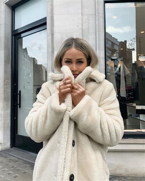 Teddy Manteau Blanc De Chloé Rose Sur Instagram Account Allchloerose