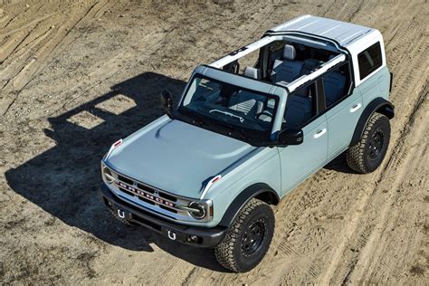 2021 Ford Bronco 4d Pictures