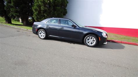 2016 Chrysler 300 Limited Maximum Steel Metallic Clearcoat Gh260661