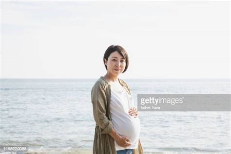 Beautiful Pregnant Woman At The Beach Photos And Premium High Res Pictures Getty Images