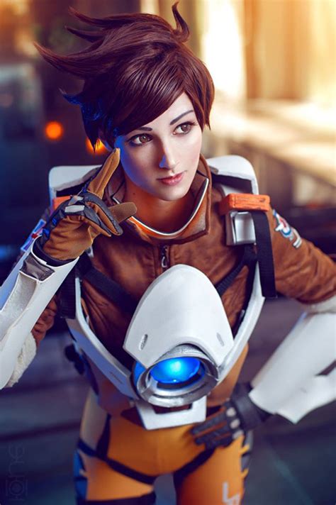 tracer from overwatch cosplay