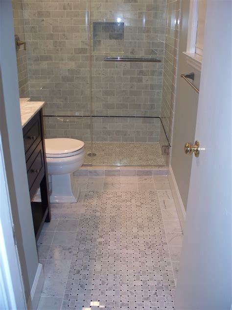 26 Nice Pictures And Ideas Of Pebble Bath Tiles 2022