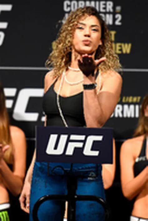 Ex UFC Beauty Pearl Gonzalez Treats Her Fans To Sexy Surgery Snap In Hospital Daily Star