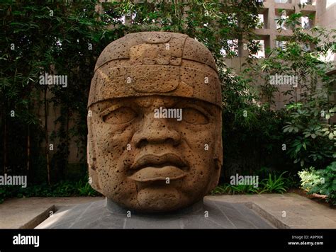 Olmec Head Number One Hi Res Stock Photography And Images Alamy
