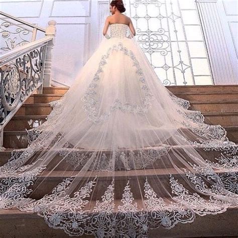 Capricorniana ♑ mãe da lavínia. Pin de Luana Araújo 💋 em T h e D a y | Vestidos de noiva ...
