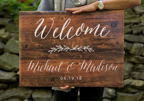 While i've been able to find a few things to rent (cause i really don't want to diy too many things) i was having trouble finding specific wooden signs i wanted so i decided to have them made. HOW TO: CREATE AN ELEGANT WEDDING FAUX WOOD SIGN (FOR UNDER $10) — tumbalina