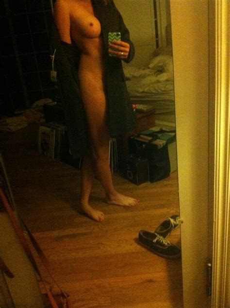 Toutes les photos volées de Brie Larson nue et seins nus focustheband