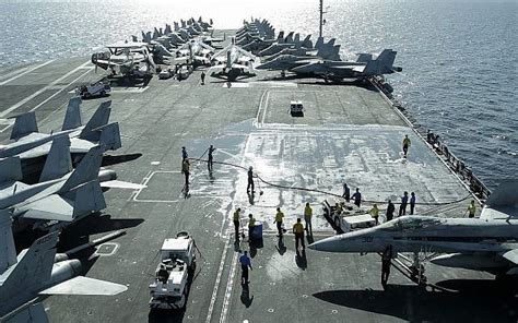 ایالات متحده ناو هواپیمابر به خاورمیانه می فرستد، به ایران هشدار نیروی