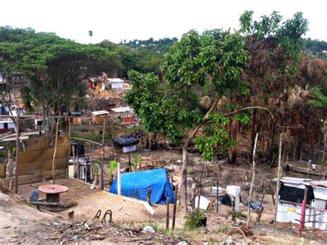 G1 Pm Faz Reintegração De Posse Em área Na Z Norte De Manaus E 3 São