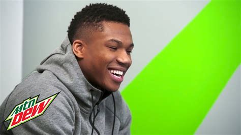 What is giannis antetokounmpo's haircut called? Watch Giannis Antetokounmpo Play April Fools Prank On ...
