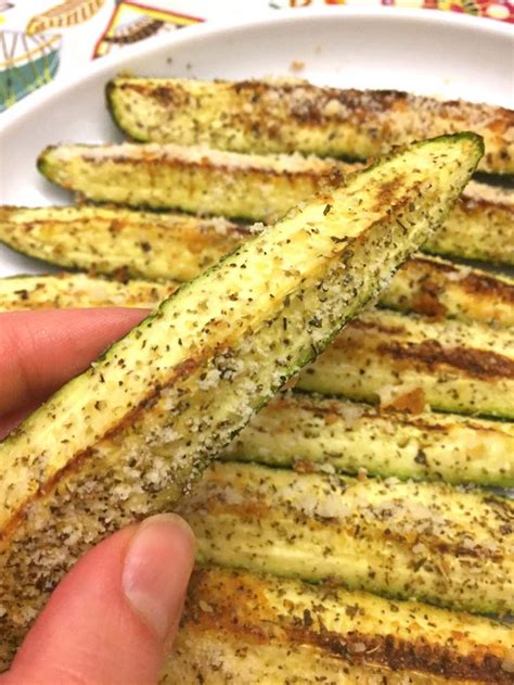 Crispy, crunchy zucchini chips are an excellent baked zucchini recipe when you have lots of the vegetable to use. Baked Parmesan Garlic Zucchini Recipe - Melanie Cooks