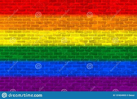 Bandera Gay Del Arco Iris Lgbt En La Pared De Ladrillo Stock De