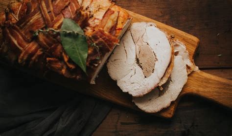 This moist, flavourful christmas turkey roll with a crunchy topping and a bacon stuffing from tom kerridge banishes dry turkey nightmares for a place a wire rack in the tin and place the rolled turkey breast on top. Bronze Free Range Whole Turkey - 7kg (B&R) | Greendale Farm Shop